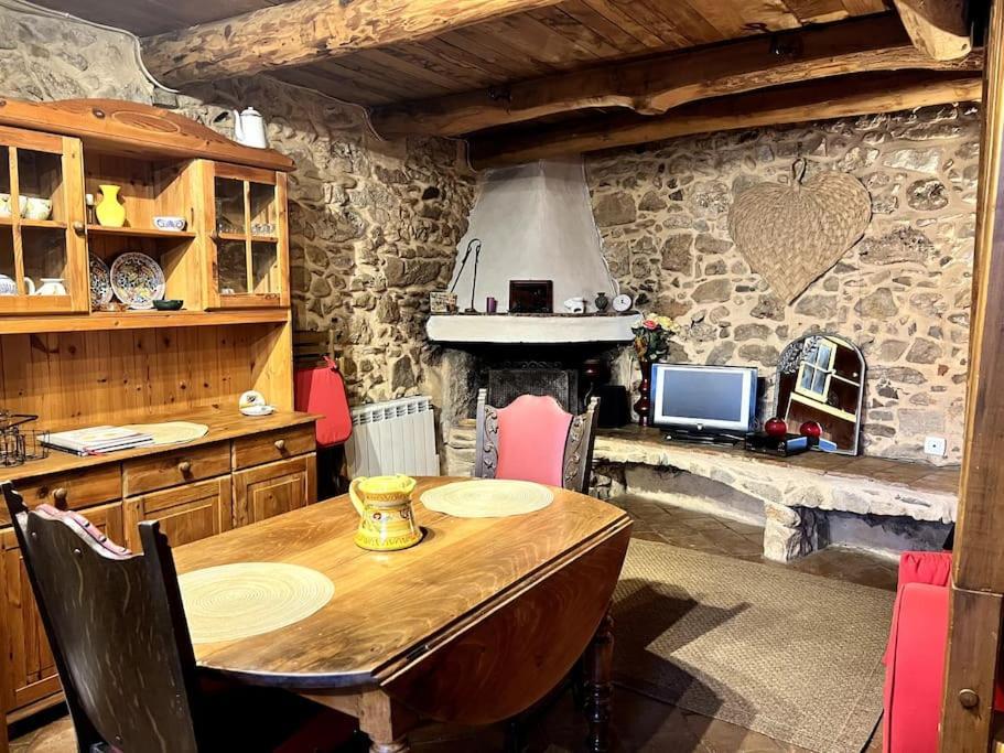 La Maison De Blanche Neige Assignan Extérieur photo