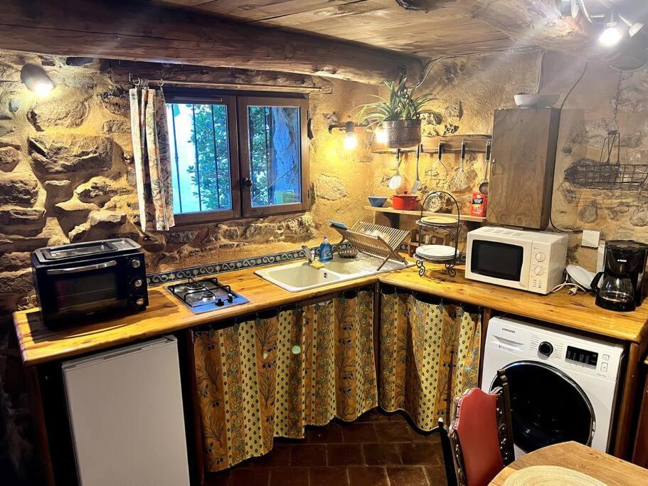 La Maison De Blanche Neige Assignan Extérieur photo